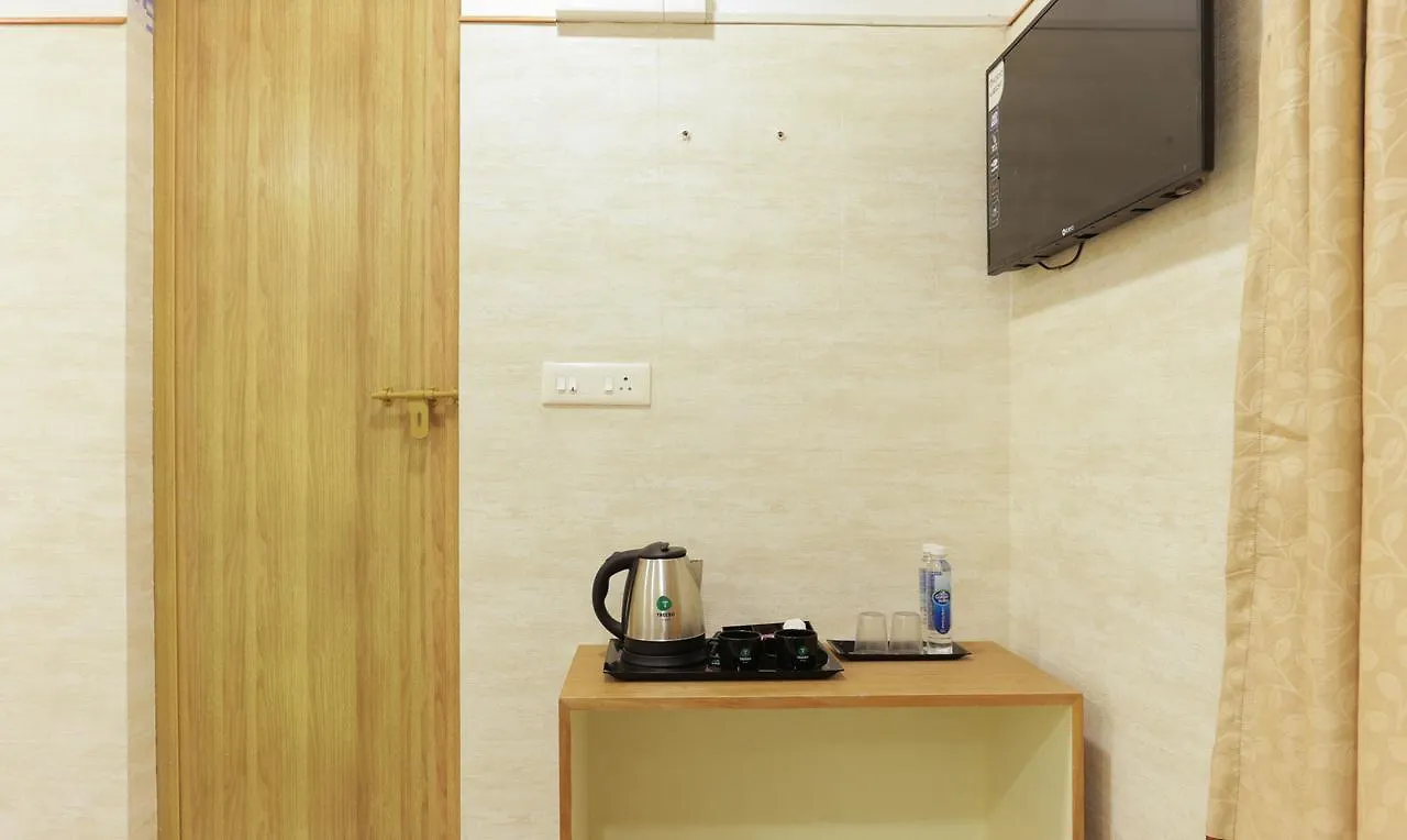 Heaven Gardens Hotel Kochi 3*,