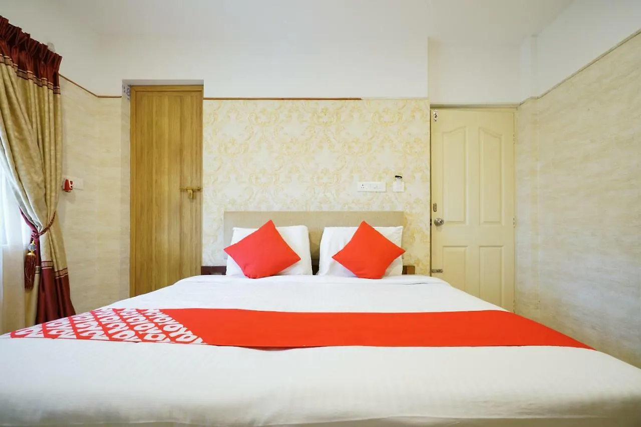 Heaven Gardens Hotel Kochi 3*,